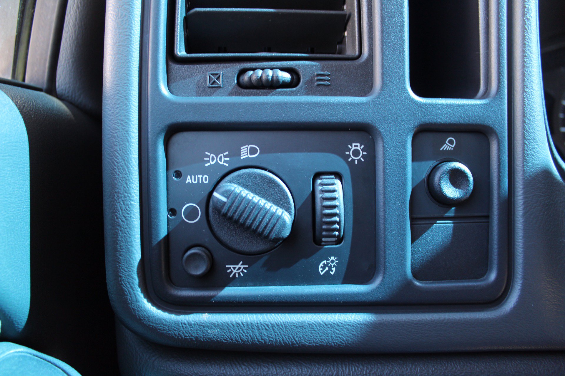 Used 2003 Chevrolet Silverado 2500 LS RWD image 23