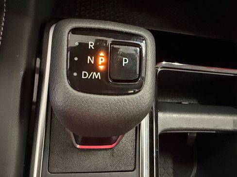 Used 2025 Nissan Pathfinder SL AWD/4WD image 22