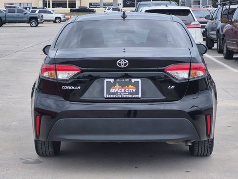 Used 2024 Toyota Corolla LE FWD image 5
