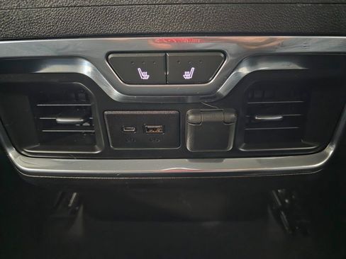 Used 2019 Chevrolet Silverado 1500 LTZ image 41