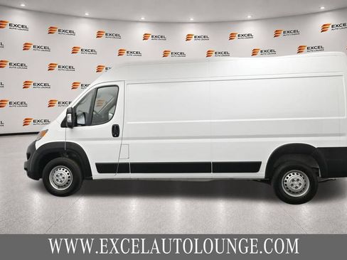 Used 2025 RAM ProMaster 2500 w/ Convenience Group FWD image 2