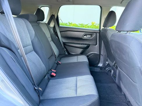 Used 2025 Nissan Rogue SV FWD image 27