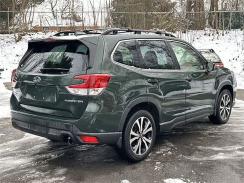 Certified 2022 Subaru Forester Limited image 24