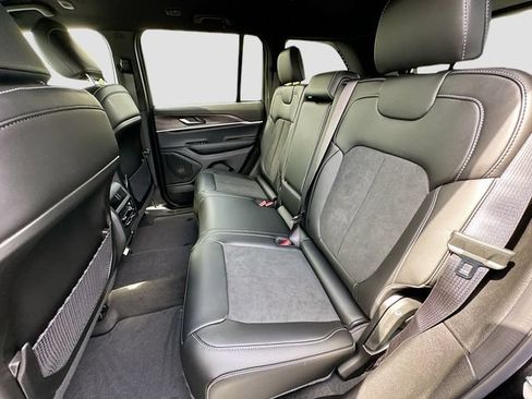 New 2026 Jeep Grand Cherokee Altitude RWD image 18