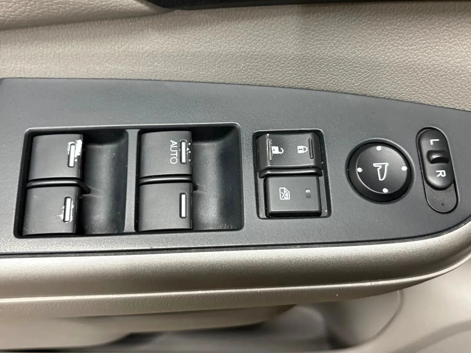 Used 2014 Honda CR-V EX-L image 32