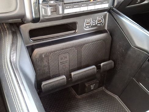 Used 2024 RAM 3500 Limited AWD/4WD image 25