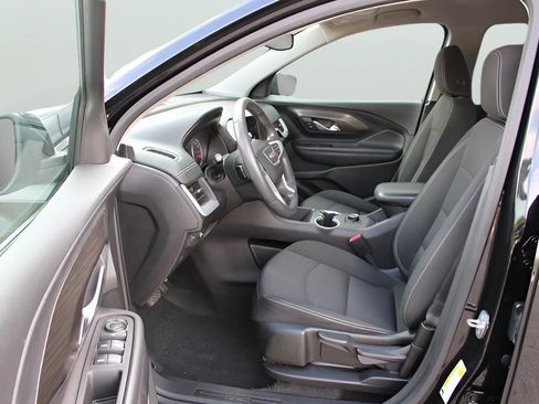 Used 2022 GMC Terrain SLE image 13