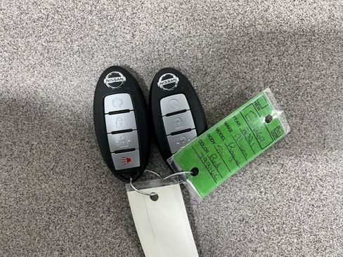 Used 2021 Nissan Rogue SV AWD/4WD image 26