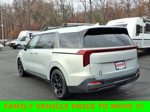 Used 2025 Kia Carnival SX Prestige image 5