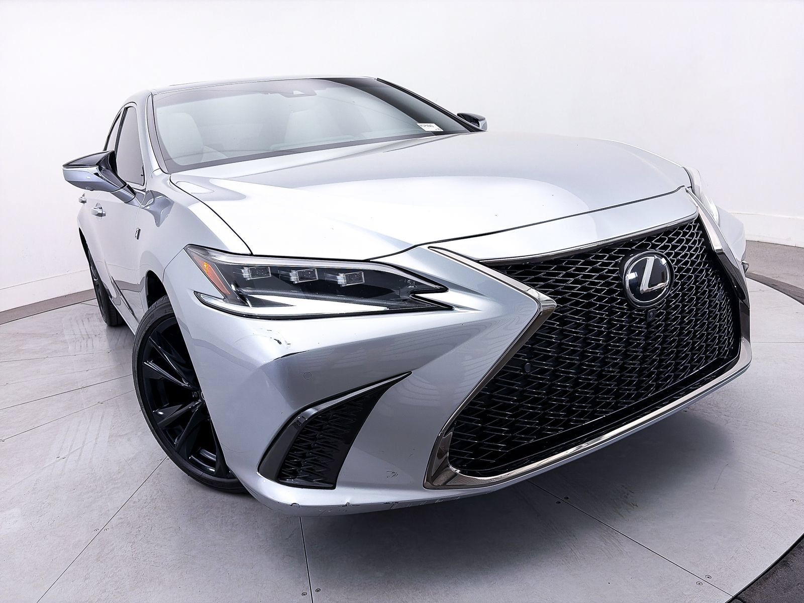 Used 2024 Lexus ES 300h F Sport FWD image 3