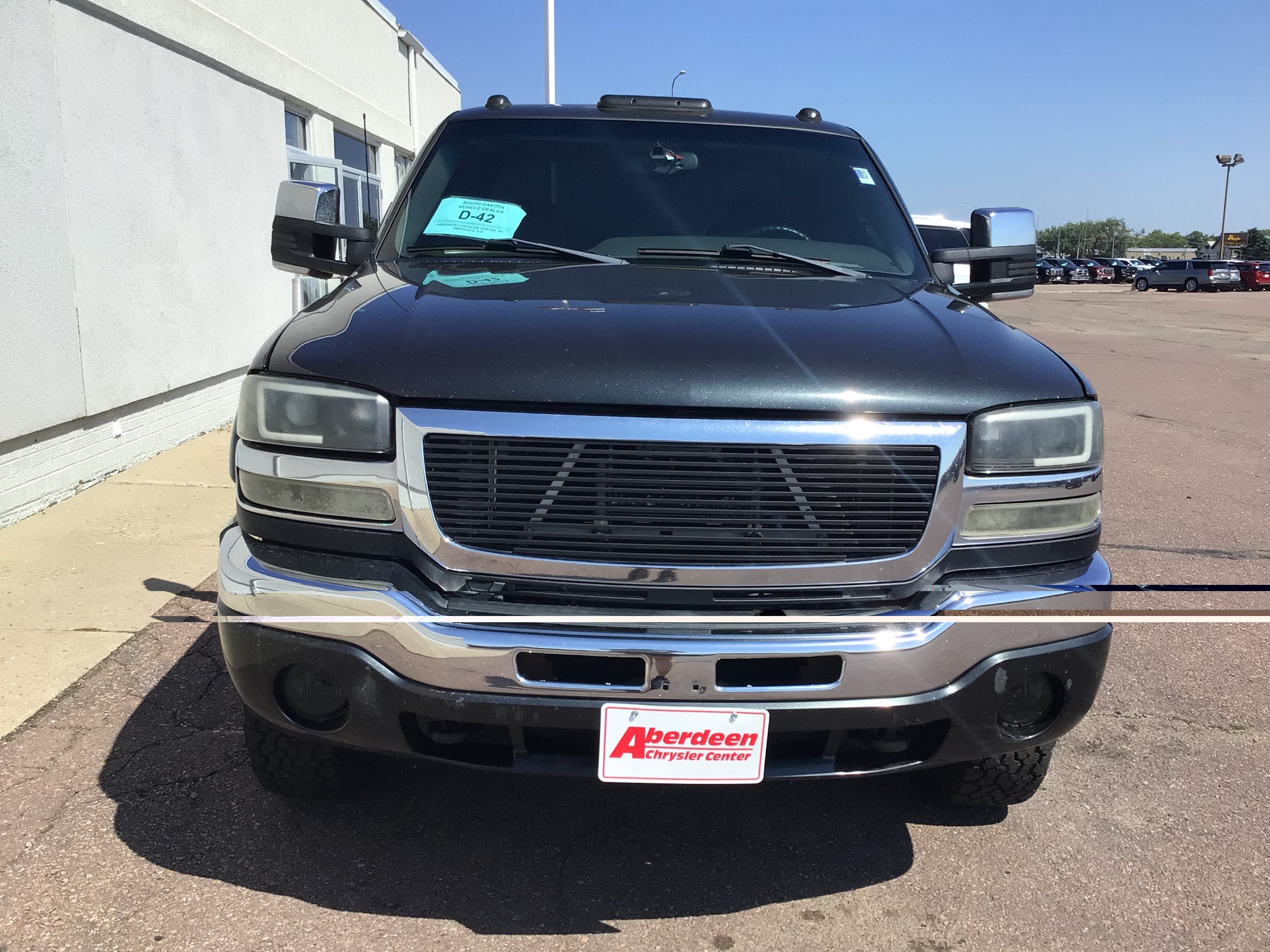 Used 2004 GMC Sierra 2500 SLE w/ Heavy-Duty Power Package AWD/4WD image 3