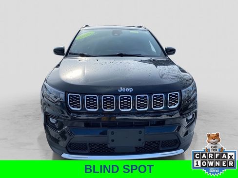 Certified 2025 Jeep Compass Limited image 9