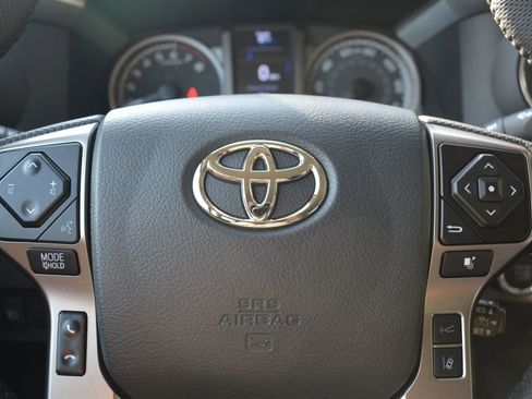 Used 2023 Toyota Tacoma SR5 AWD/4WD image 11
