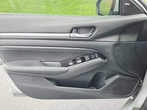 Used 2023 Nissan Altima 2.5 SL FWD image 34