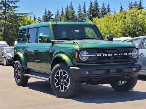 New 2025 Ford Bronco Outer Banks image 1