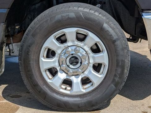 Used 2024 Ford F250 XLT AWD/4WD image 12