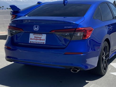 Used 2024 Honda Civic Sport image 4