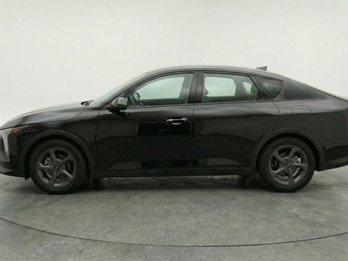 Used 2025 Kia K4 LXS image 5