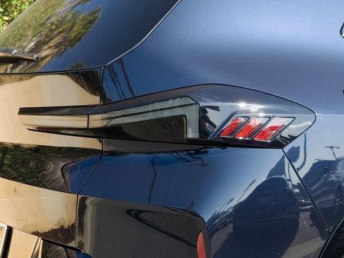 New 2026 BMW XM Label Red image 7