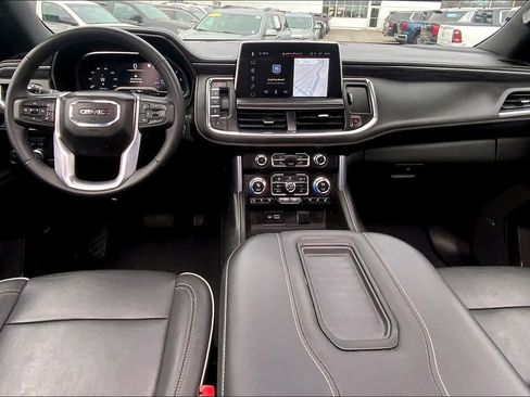 Used 2023 GMC Yukon SLT w/ SLT Premium Package image 14
