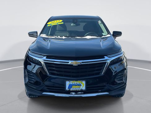 Used 2023 Chevrolet Equinox LT image 2