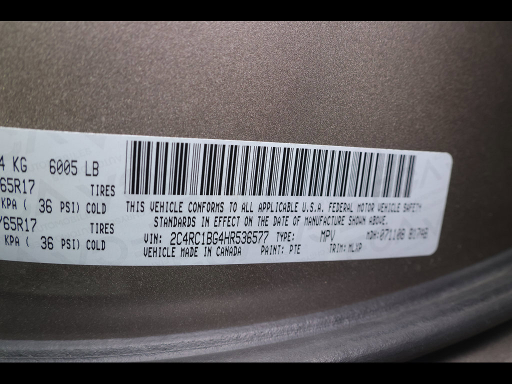 Used 2017 Chrysler Pacifica Touring-L FWD image 25