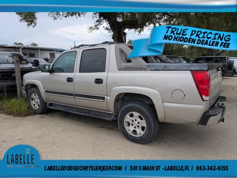Used 2006 Chevrolet Avalanche Z66 w/ Preferred Equipment Group RWD image 4
