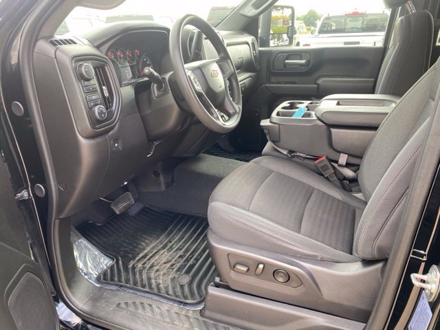 Used 2025 Chevrolet Silverado 2500 Custom w/ Custom Convenience Package AWD/4WD image 10