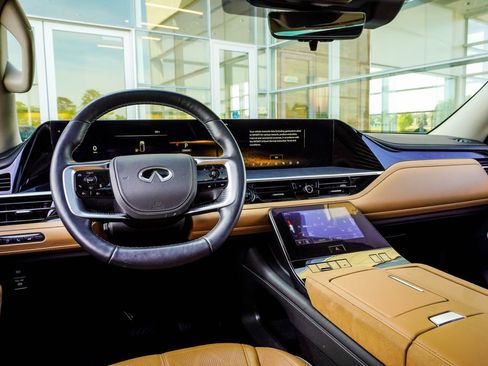 Certified 2025 INFINITI QX80 Sensory AWD/4WD image 13
