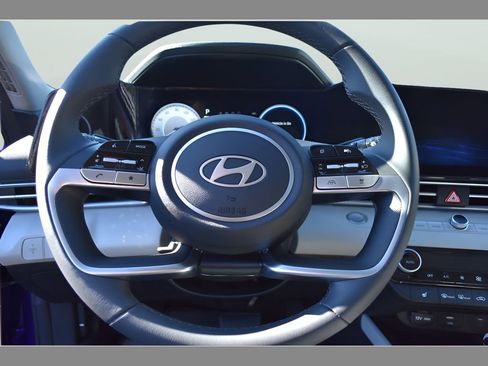 New 2026 Hyundai Elantra Limited FWD image 17