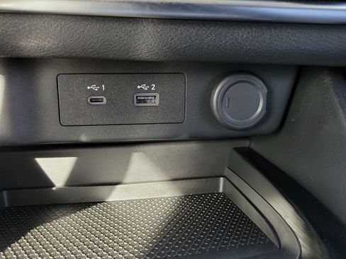 Certified 2023 Nissan Rogue SV FWD image 28