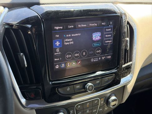 Used 2022 Chevrolet Traverse LT w/ LT Premium Package image 23