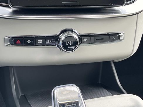 New 2026 Volvo XC90 B6 Ultra w/ Protection Package image 30