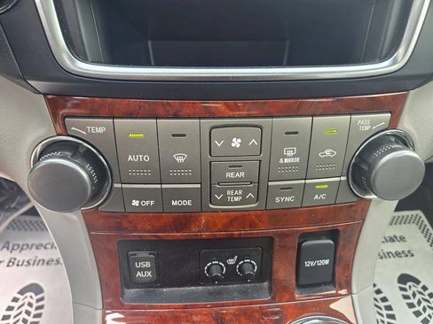 Used 2013 Toyota Highlander Limited AWD/4WD image 41
