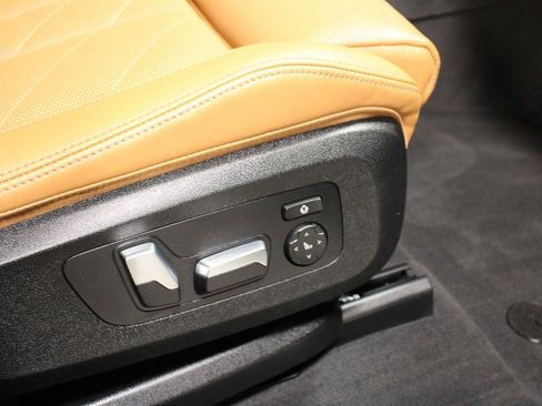 Used 2024 BMW X5 xDrive40i w/ Premium Package AWD/4WD image 36