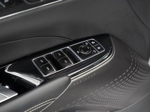 Used 2024 Cadillac Lyriq Luxury AWD/4WD image 24