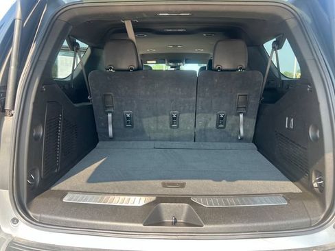 Certified 2025 Chevrolet Suburban Z71 AWD/4WD image 18