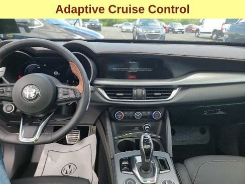 Used 2025 Alfa Romeo Stelvio Sprint AWD/4WD image 11