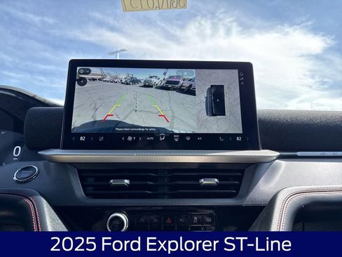 Used 2025 Ford Explorer ST-Line w/ Premium Package AWD/4WD image 24