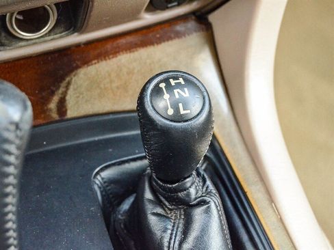 Used 2000 Toyota Land Cruiser AWD/4WD image 31