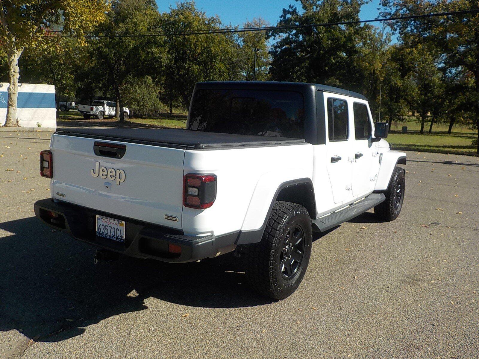 Used 2022 Jeep Gladiator Overland w/ Popular Equipment Package AWD/4WD image 2