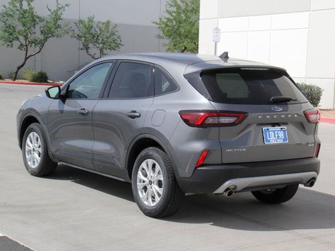 Used 2025 Ford Escape Active AWD/4WD image 7