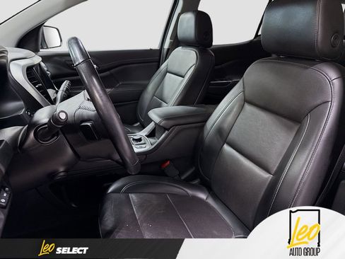 Used 2021 GMC Acadia SLT w/ Technology Package AWD/4WD image 25