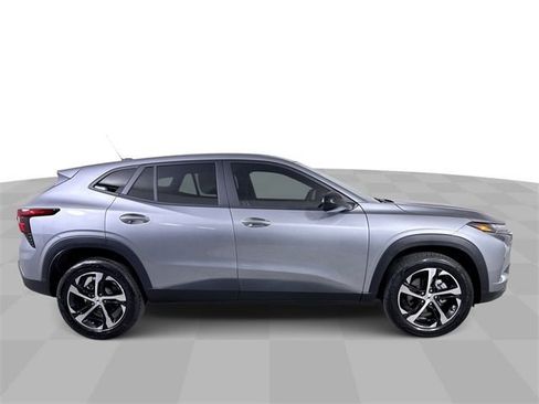 New 2026 Chevrolet Trax RS image 9