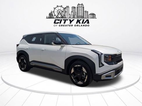 New 2027 Kia Seltos S FWD image 9