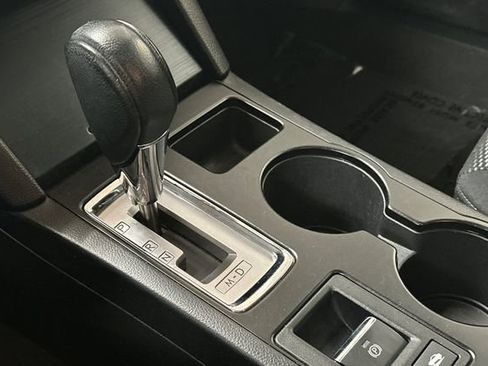 Used 2017 Subaru Outback 2.5i Premium image 24