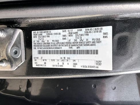 Used 2017 Ford Escape SE w/ Equipment Group 201A FWD image 31
