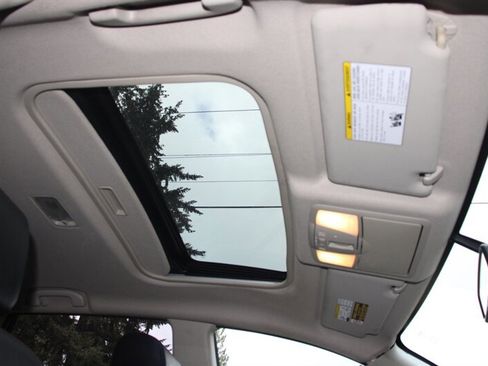 Used 2012 Nissan Rogue SL AWD/4WD image 9