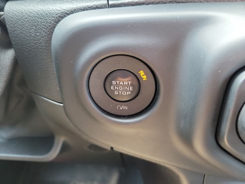 Used 2018 Jeep Wrangler Unlimited Sahara w/ Quick Order Package 24M Moab AWD/4WD image 31