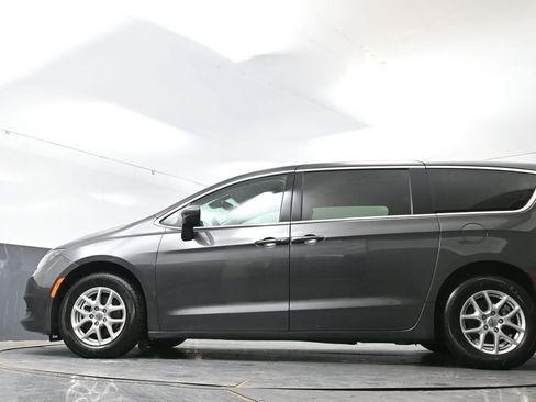 Used 2023 Chrysler Voyager LX FWD image 52